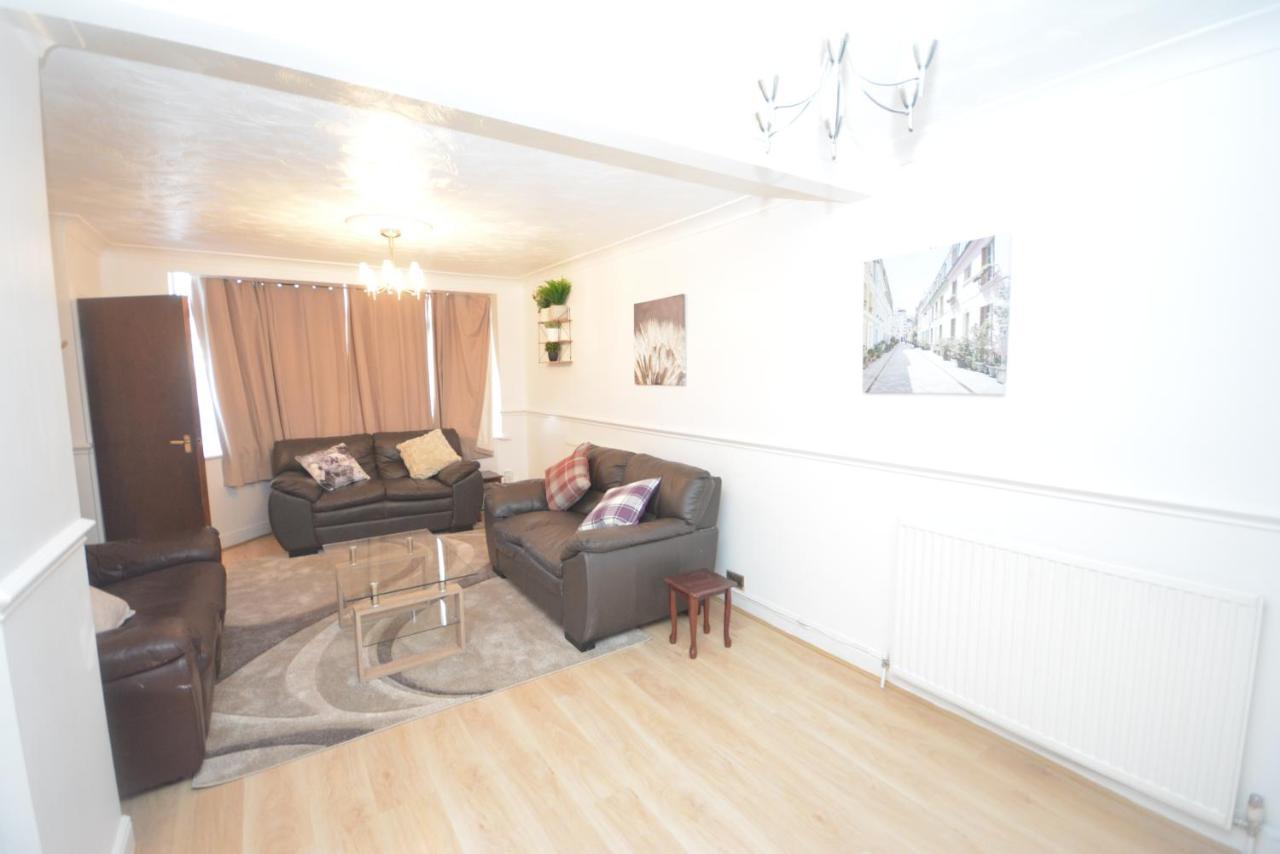 London Luxury 5 Bedroom House 2 Min Walk To The Tube Station Dagenham Exteriör bild