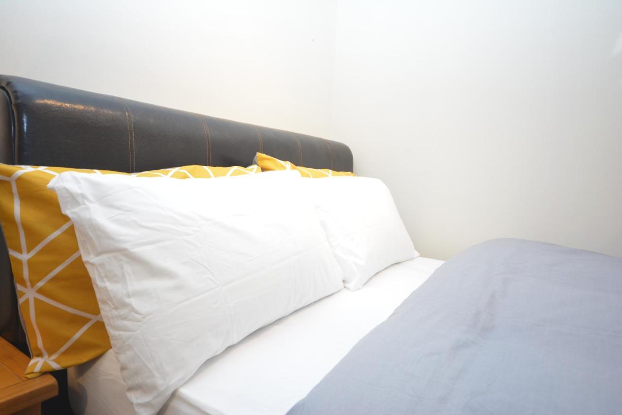 London Luxury 5 Bedroom House 2 Min Walk To The Tube Station Dagenham Exteriör bild