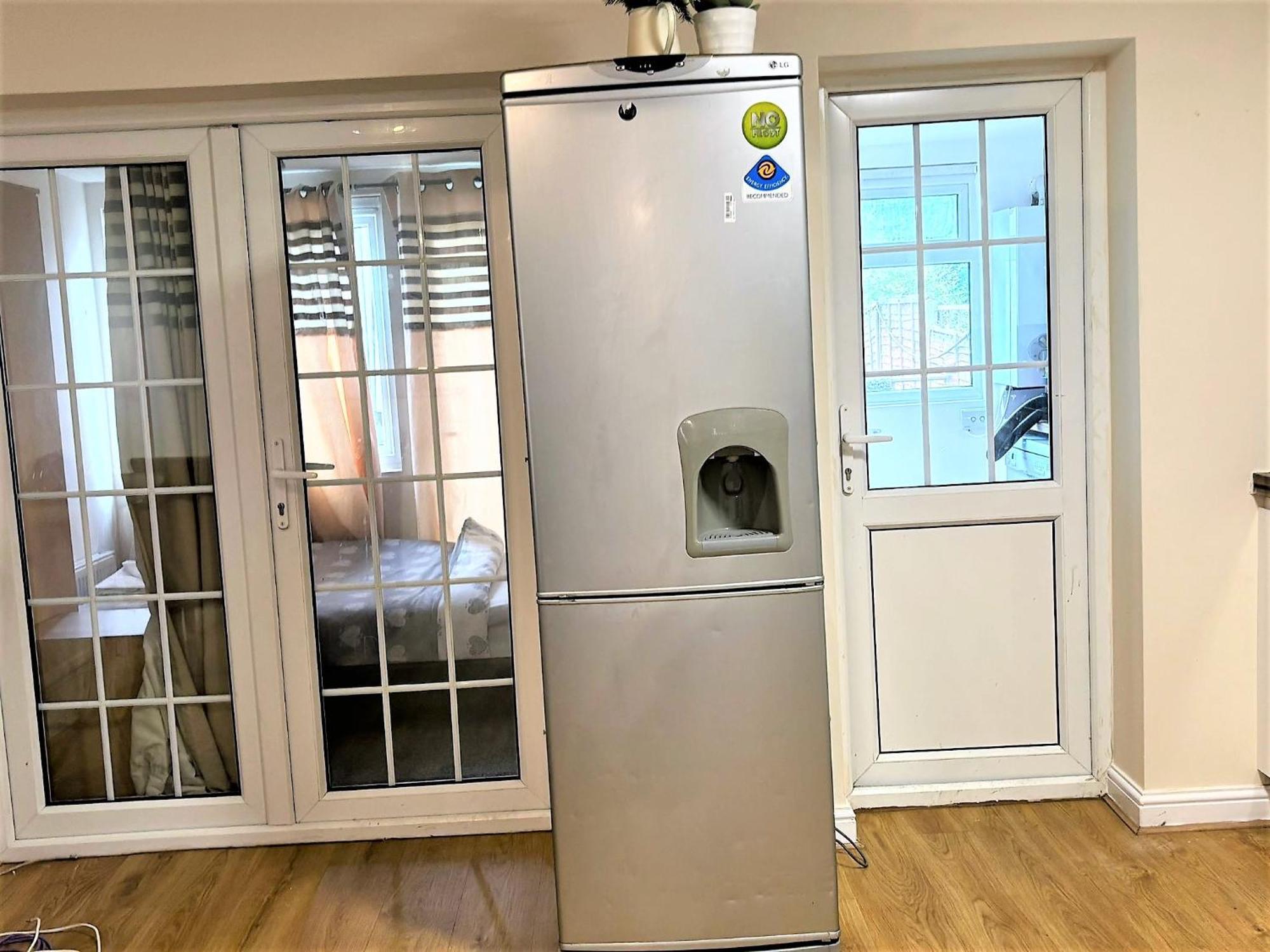 London Luxury 5 Bedroom House 2 Min Walk To The Tube Station Dagenham Exteriör bild